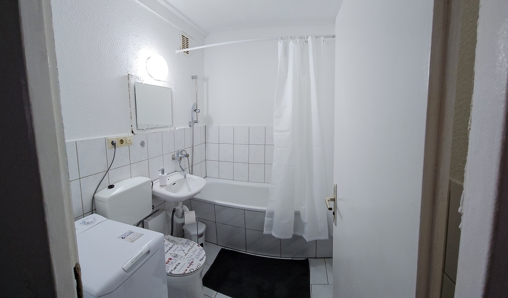 HAL24 3Zimmer Wohnung Uni Flughafen