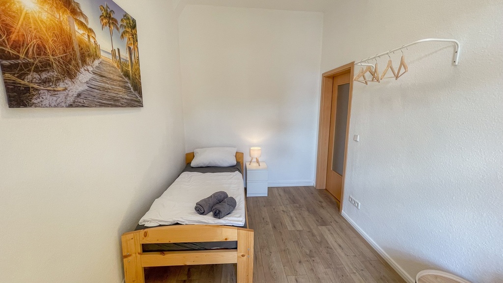 Schlafcouch mit Smart-TV und Einzelbett